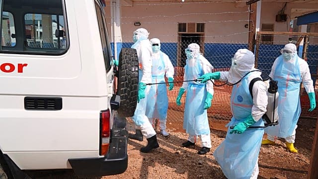 L’épidémie d’Ebola s’étend à un rythme incontrôlable prévient MSF