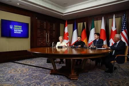 European Leaders Convene in Paris Amid US-Russia Talks