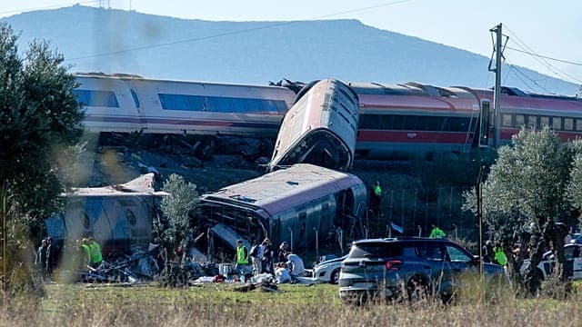 Espagne : premières images de la collision mortelle entre deux trains près de Tolède