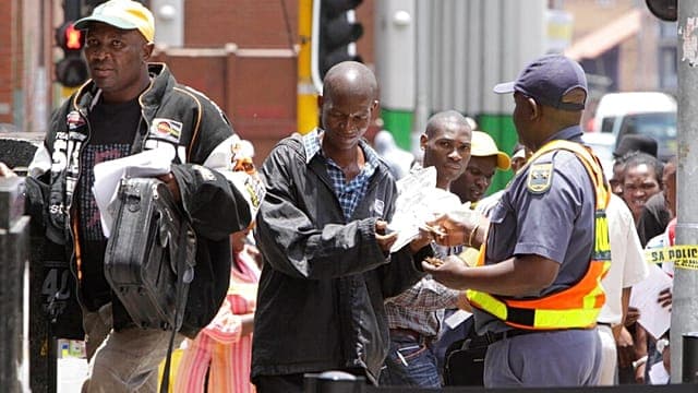 Le Zimbabwe se prepare au retour massif d'émigrés fuyant l'Afrique du Sud
