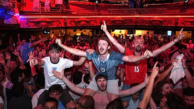 Londres en fête après le doublé de Bellingham et la qualification de l’Angleterre