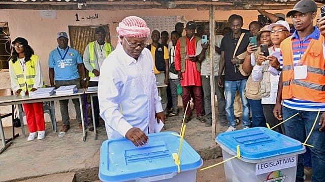 Guinée-Bissau : l’ancien président interdit de retour, la population réagit