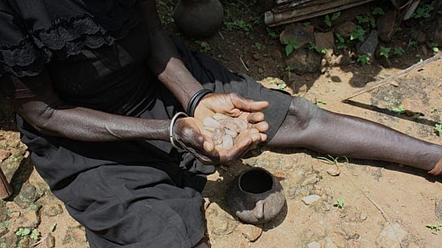 Ouganda :  les '' faiseurs de pluie'' vénérés et critiqués en cas sécheresse