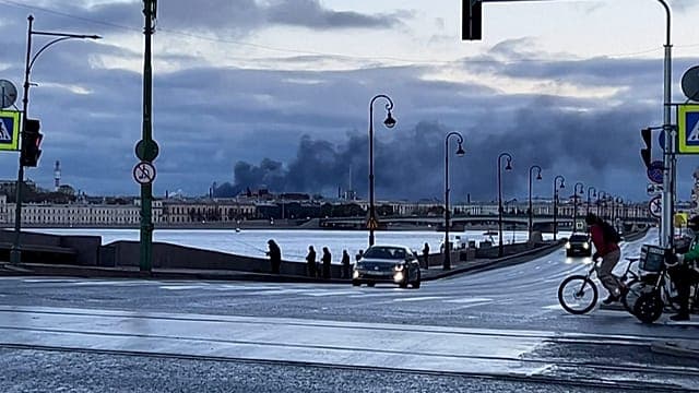Après les frappes ukrainiennes, Saint-Pétersbourg confrontée à d’importants incendies