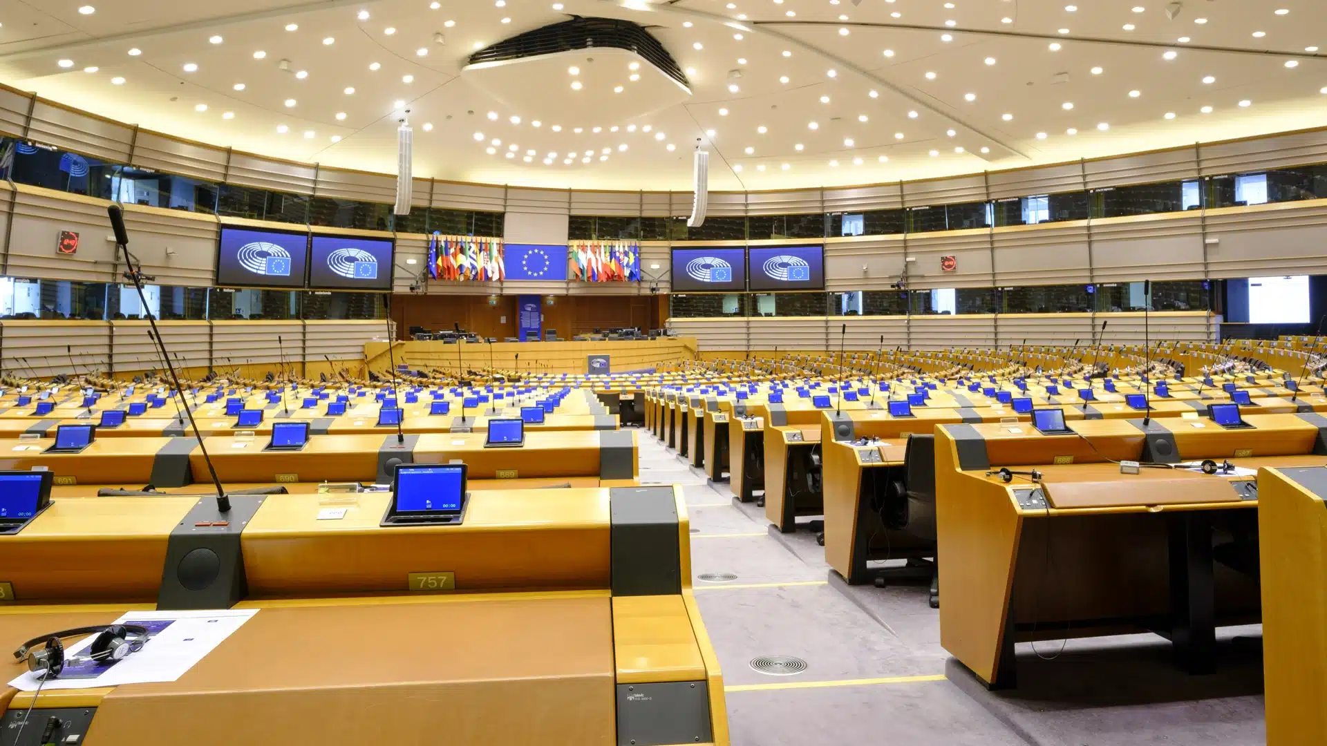EU Parliament Backs Controversial Migration Reform to Accelerate Deportations