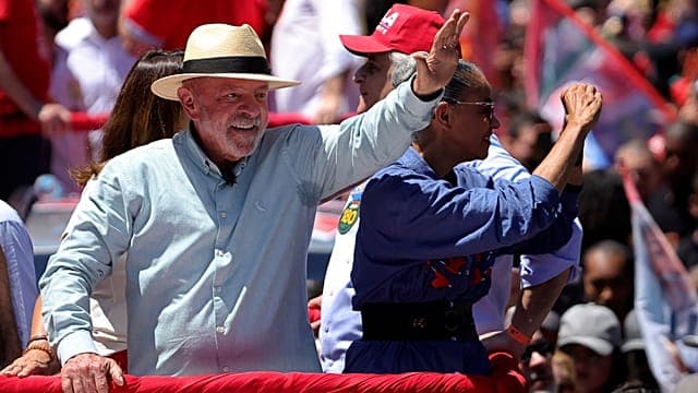 Brésil : Lula da Silva et Flávio Bolsonaro boudent le débat du 1er tour