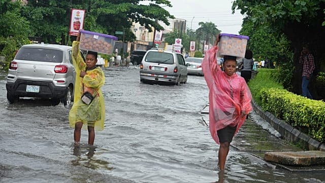 Heavy rainfall triggers widespread flooding in Nigeria