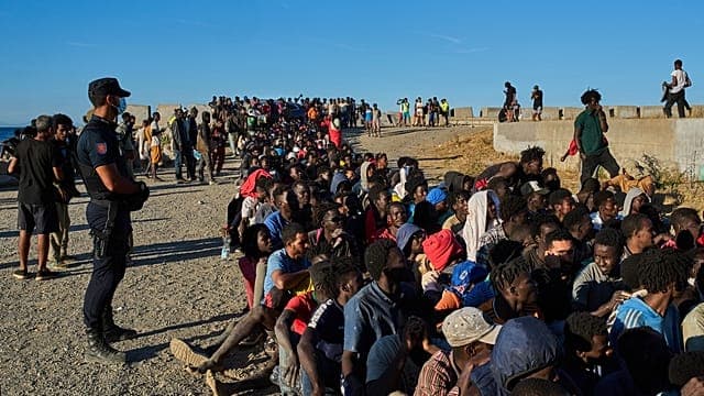 Ceuta : le Maroc dément tout relâchement des contrôles à la frontière