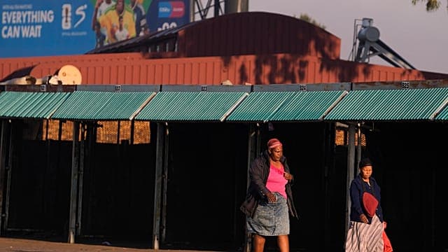 Afrique du Sud : l’État gèle 220 millions de dollars d’aides destinées à Johannesburg