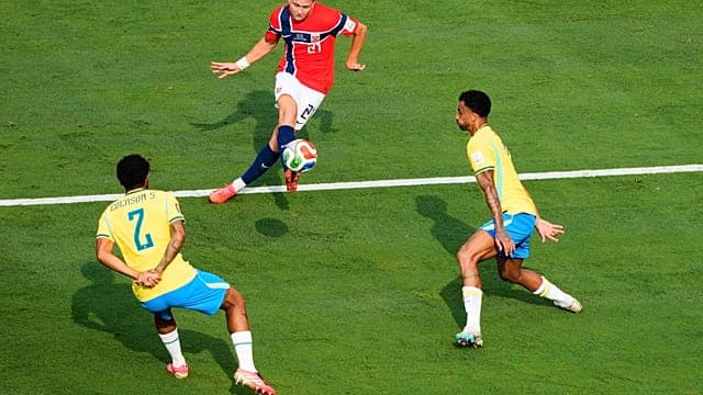 Norway and England march into quarter-finals